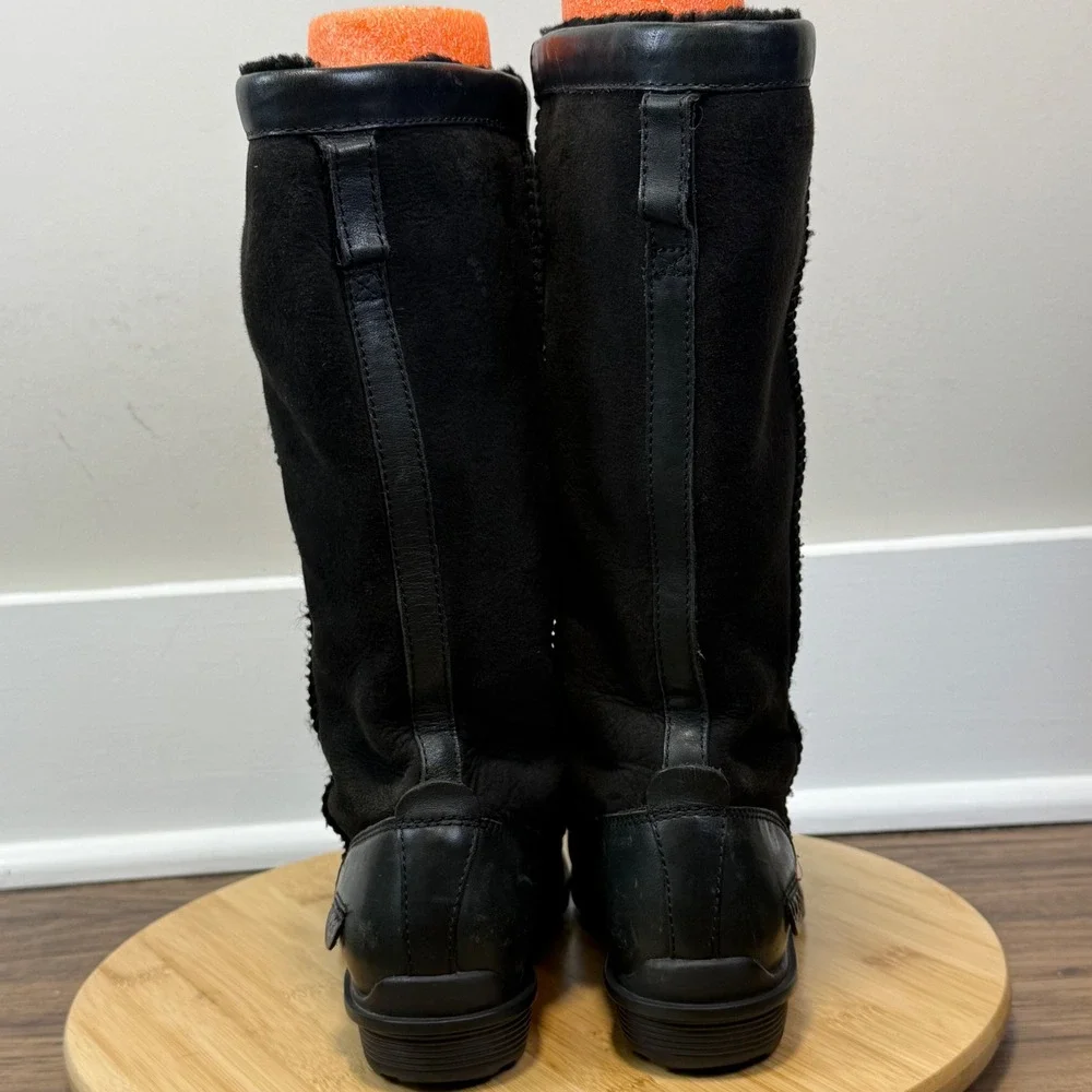 UGG Australia 5534 Tall Boots Womens 6 Black Shearling Lined Leather Outdoor
